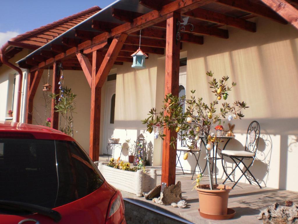 Molni Apartamento Balatonfůzfő Exterior foto