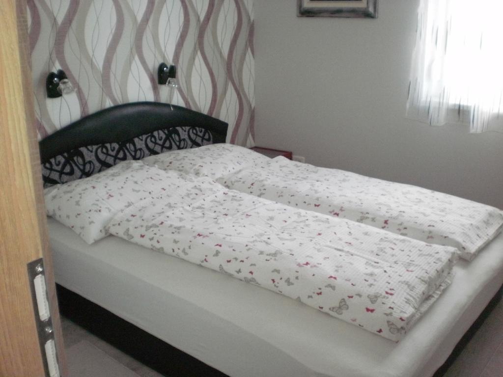 Molni Apartamento Balatonfůzfő Exterior foto