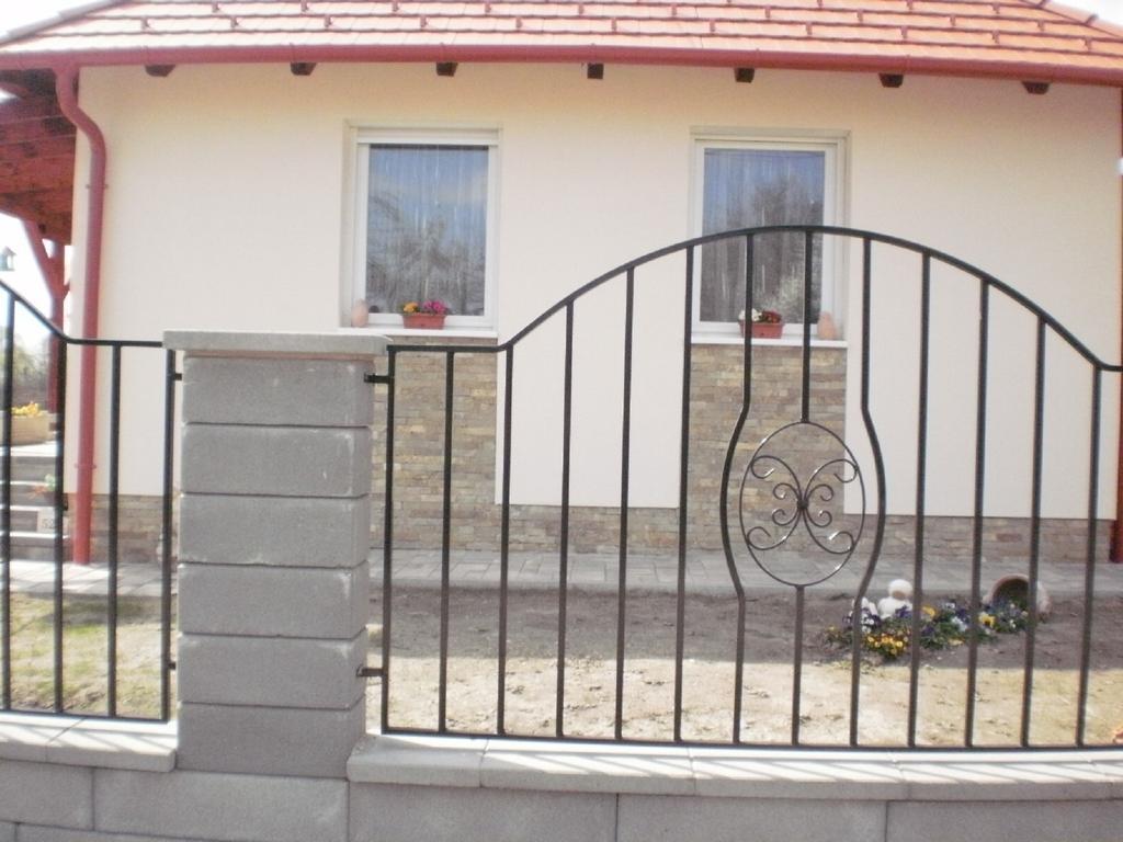 Molni Apartamento Balatonfůzfő Exterior foto
