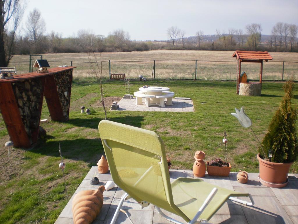 Molni Apartamento Balatonfůzfő Exterior foto